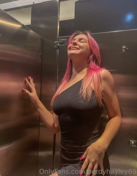 nerdyhayley69 top actress pics