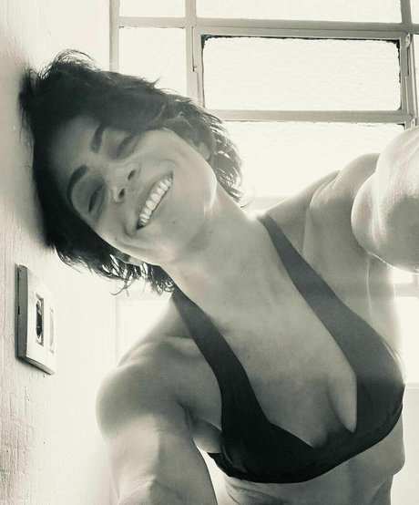 Carol Castro erotic model img