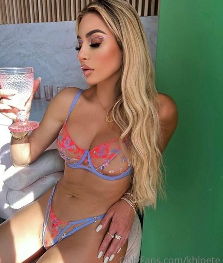 khloete hot model img