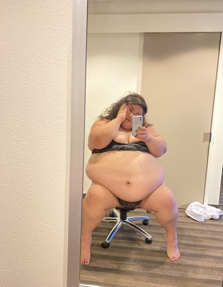 thicksadworld model free photo