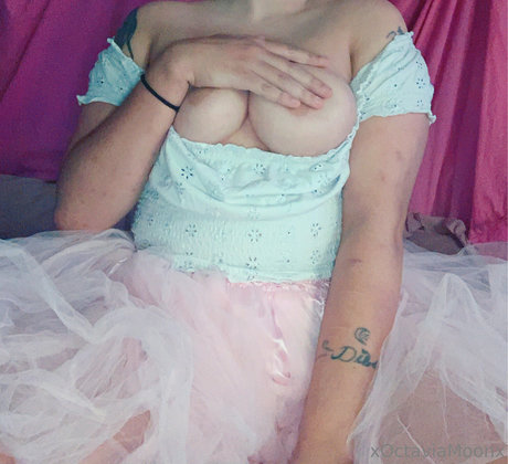 xoctaviamoonx perfect actress photo