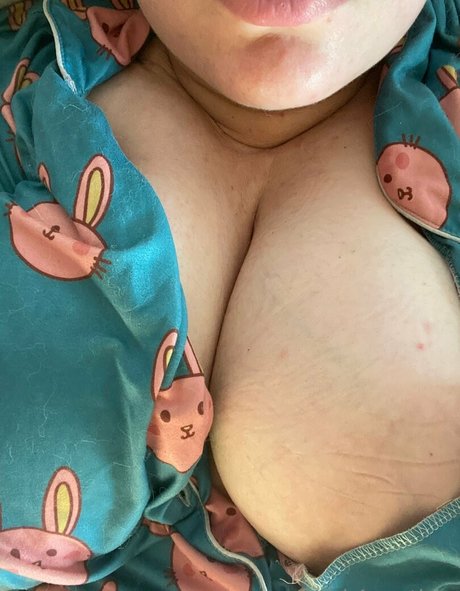 val acanthus nudes actress image