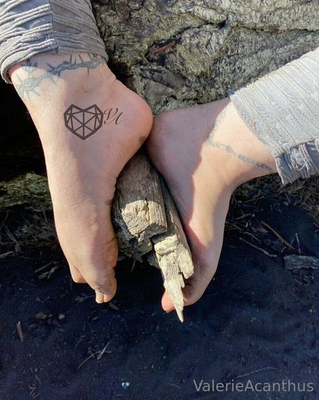 val acanthus sexy actress gallery