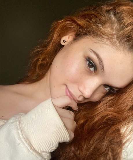 julialeonez free model pic