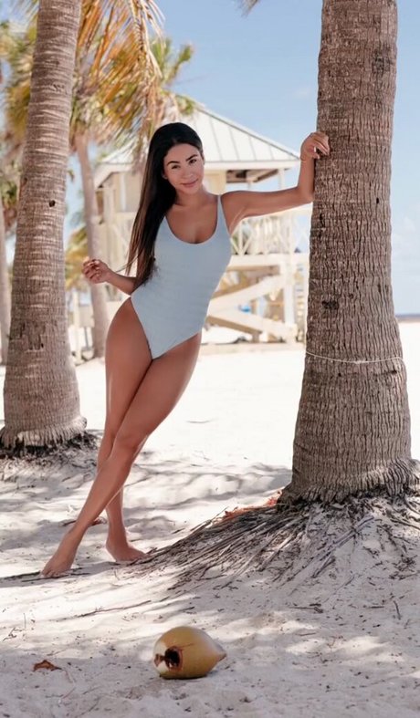 Myllene Batista exclusive model pics