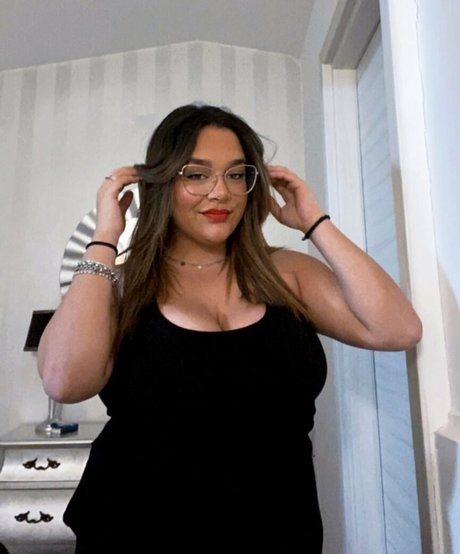 Letizia Scrivani naked actress pics