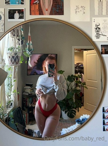 Baby red_ hot actress picture