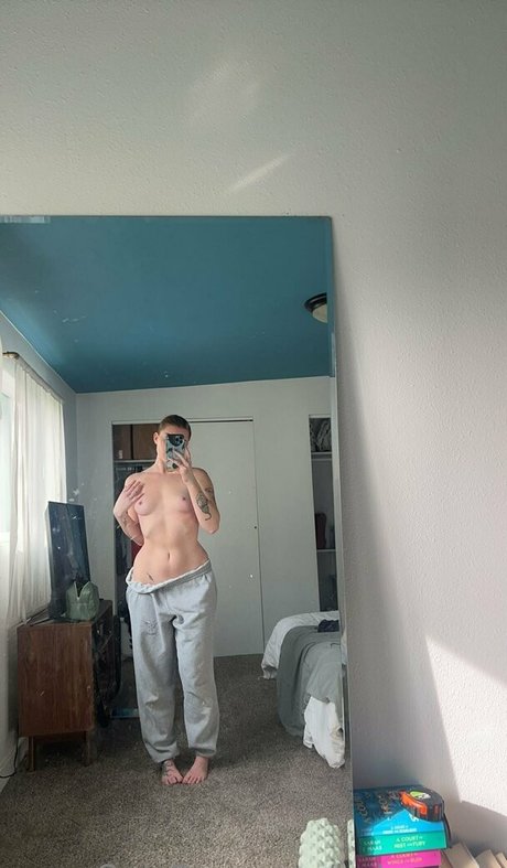 Baby red_ beautiful actress photos