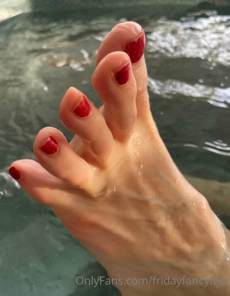 fridayfancyfeet perfect model image