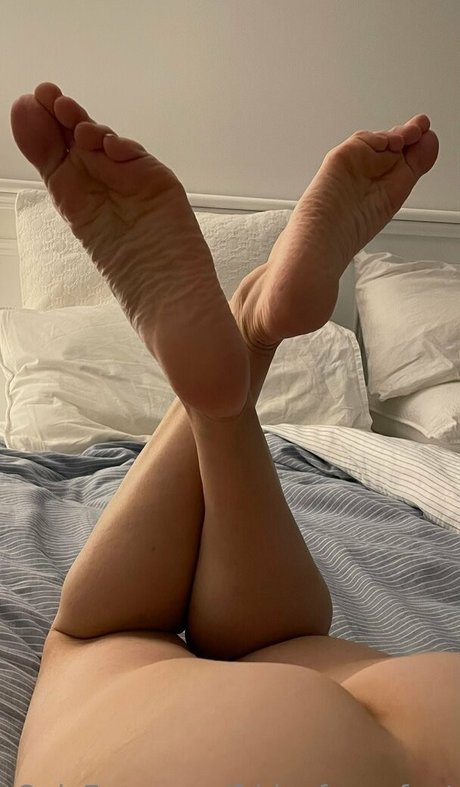 fridayfancyfeet star sexy pictures