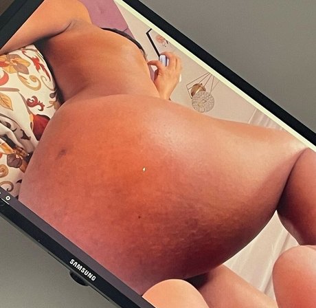 ImAlison model porn photo