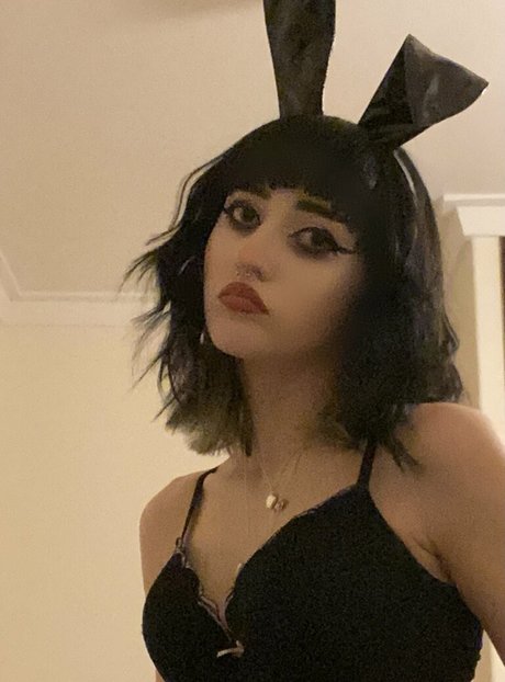 Exotiiac pornstar adult image