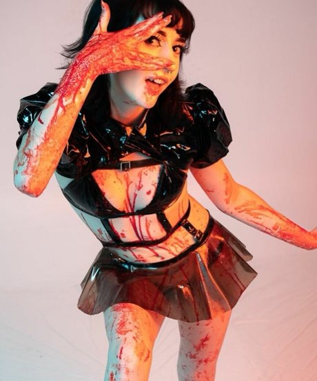 Exotiiac nude pornstar gallery