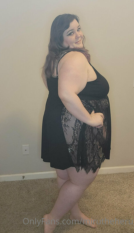 chubby small tits onlyfans pornos images