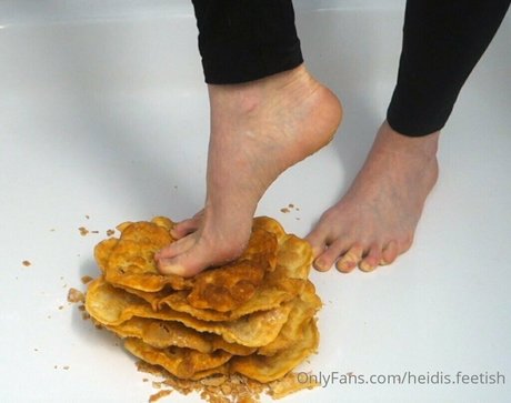 heidis feetish star nude photo