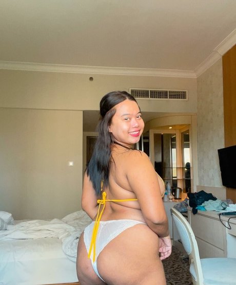 Yvonnecurvyqueen sex star pics