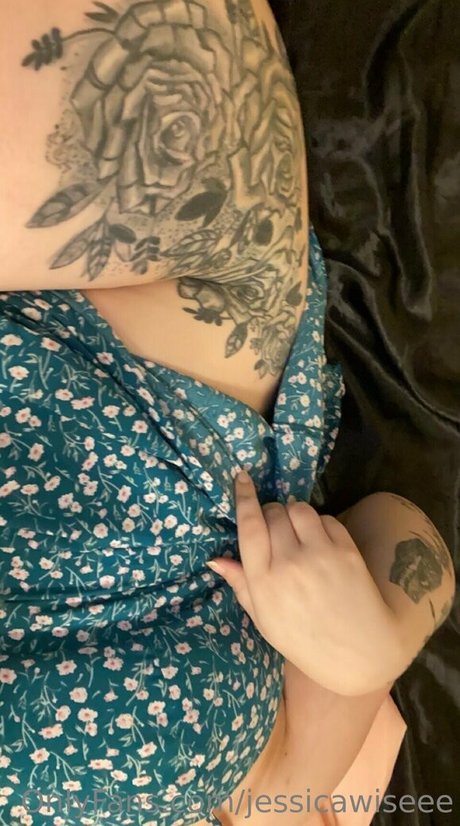 redhead slut onlyfans top image