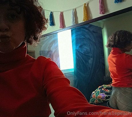 frank1epeach pretty pornstar image