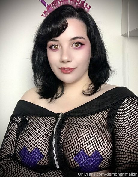 demonlewds pretty model photos