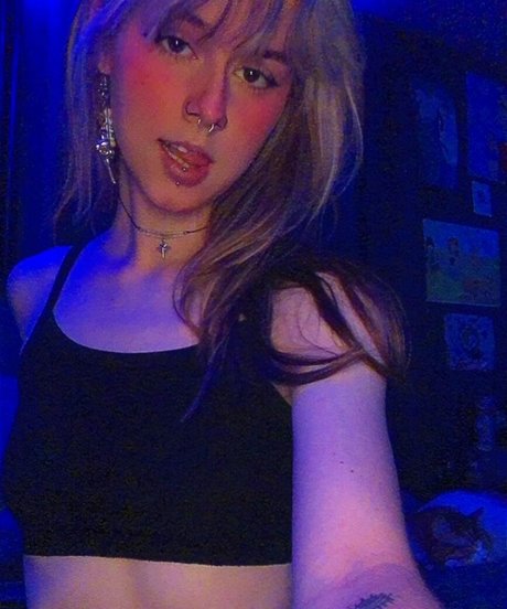 partyongarth44 free actress img