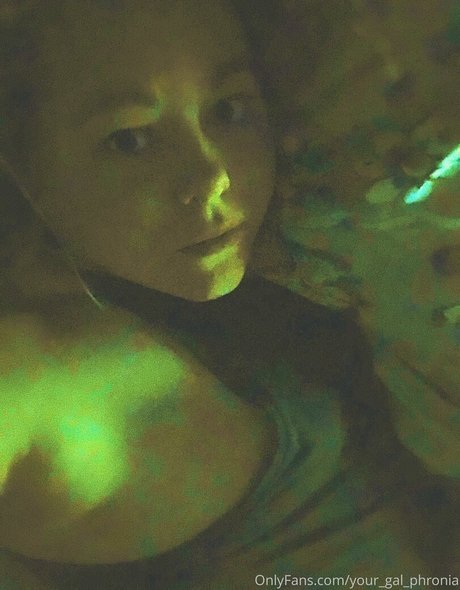 yourgalphronia naked star picture