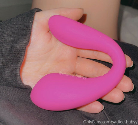 Sadiee Babyy beautiful pornstar pic