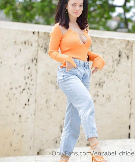 enzabel chloe model perfect img