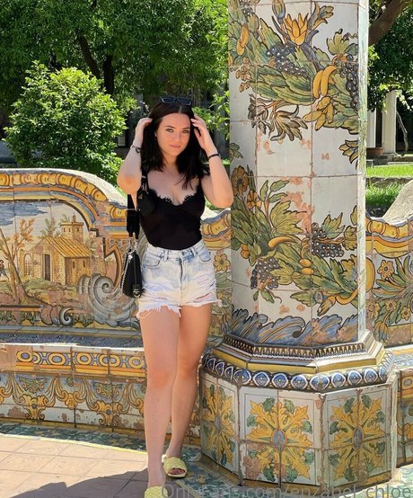 enzabel chloe Profile pic