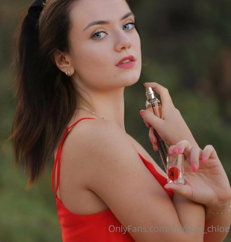 enzabel chloe model hot image