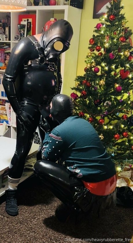 heavyrubberette free model sex photos