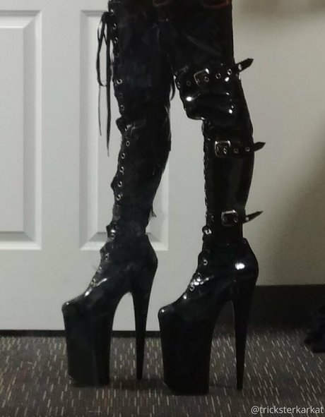 Tricksterkarkat art actress pictures