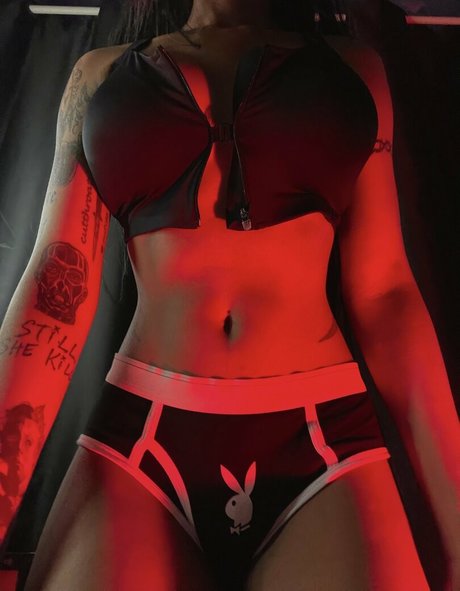 yungsadistic pornstar sexy images