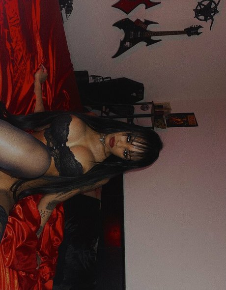 yungsadistic nice actress pictures