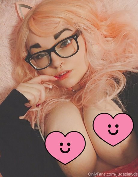 GothTamago model erotic photos