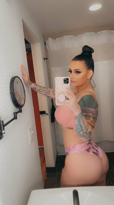 bustybunniforfree free model img