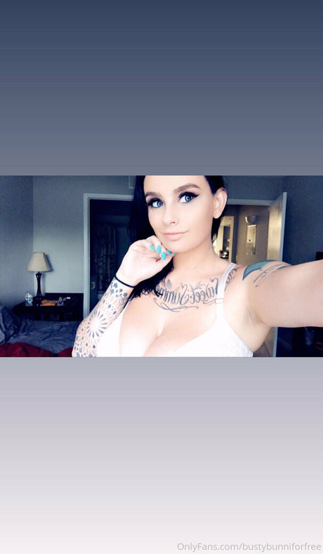bustybunniforfree nice star photo