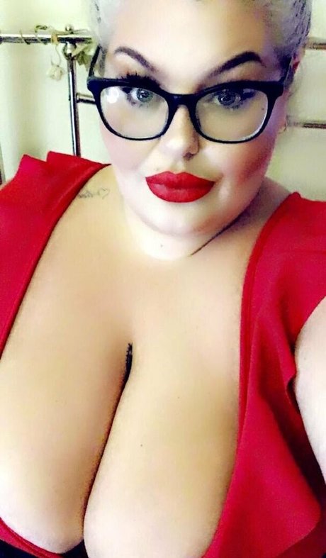 bustybroganxxx star pornographic images