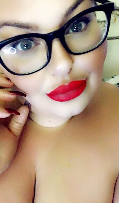 bustybroganxxx sex model pic