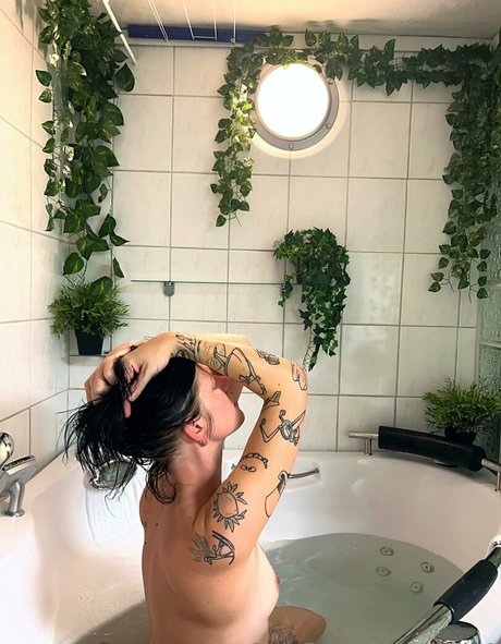 milf model onlyfans free xxx pic