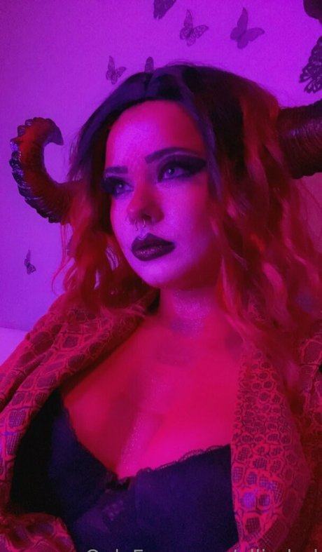 EllieDND art model image