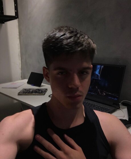 hector_ model nude images