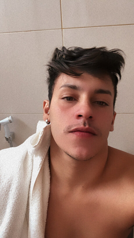 THE G FORCE model perfect photos