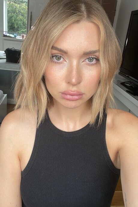 Penelope Trash sex star pic