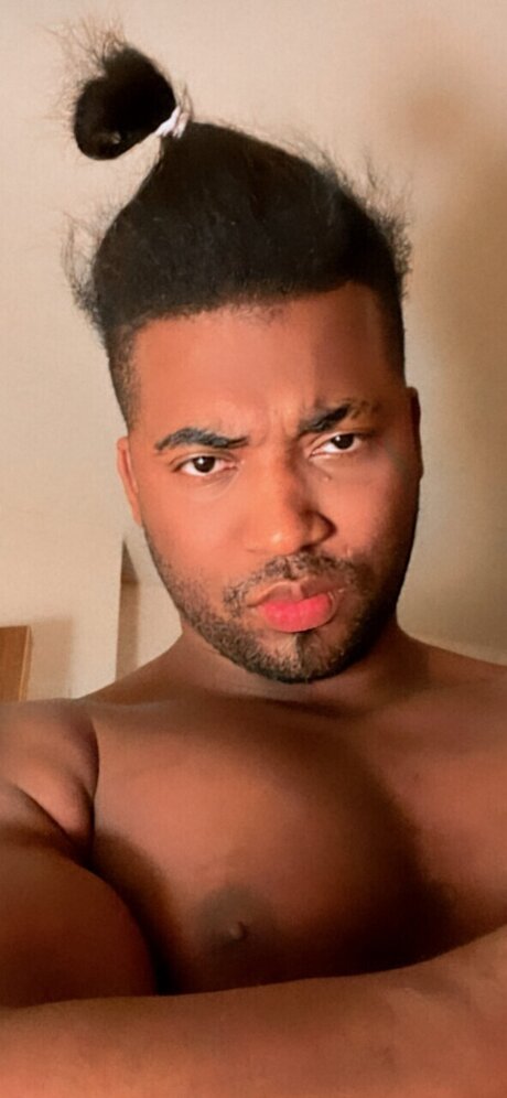 YanMc tu play boy exotic model pretty photo