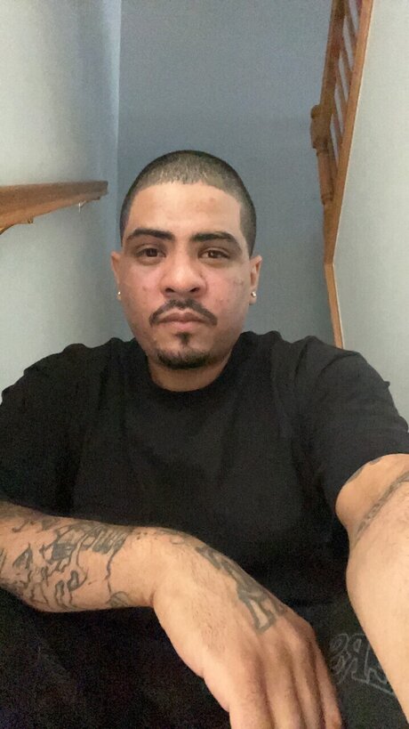 PnutLoks hot star picture