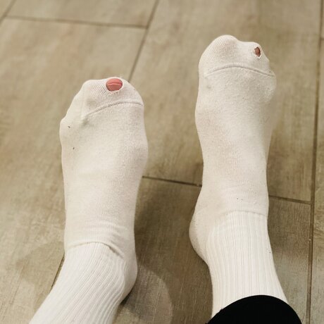 Smellyfeets24 pornstar pictures