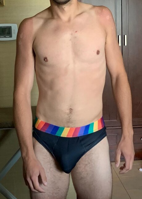 Hunter Cole naked star image