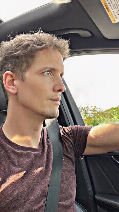 Omgitsjeffree model erotic images