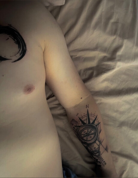 aalone26 naked model galleries