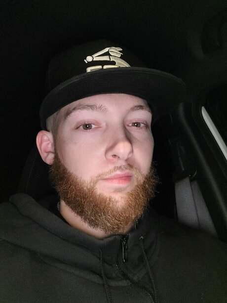 Tieler Neumann adult star images